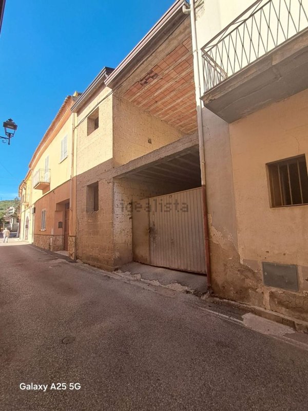 quadrivano in vendita a Moiano