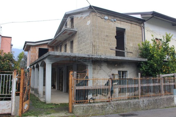 casa indipendente in vendita a Moiano