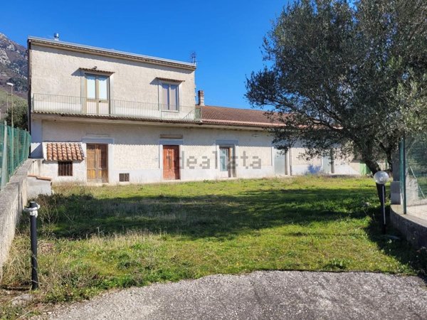 casa indipendente in vendita a Moiano