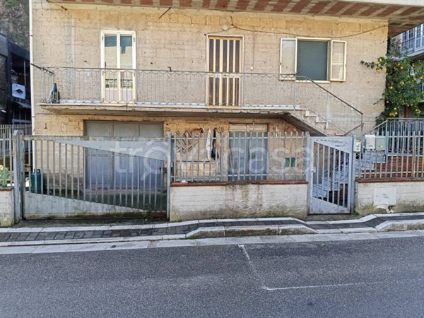 appartamento in vendita a Moiano in zona Luzzano