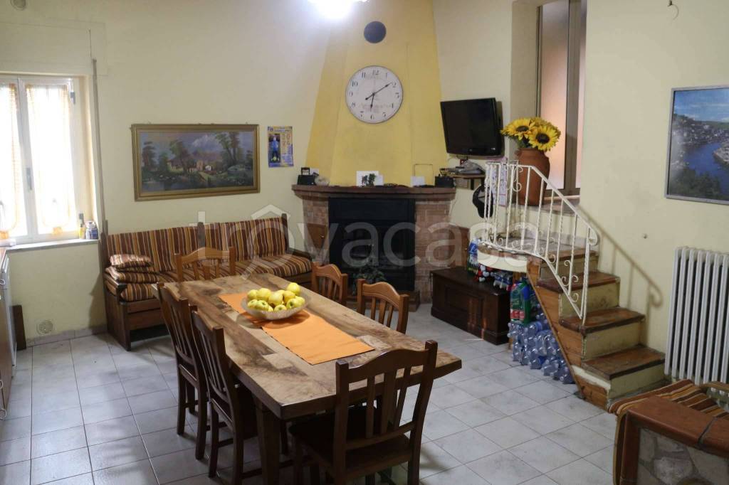 casa indipendente in vendita a Montesarchio in zona Varoni