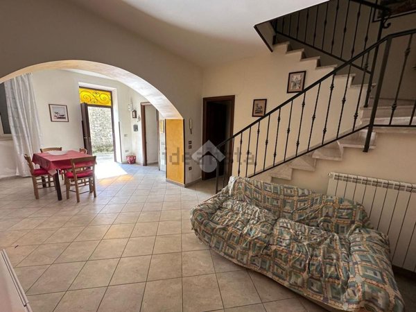 casa indipendente in vendita a Montesarchio