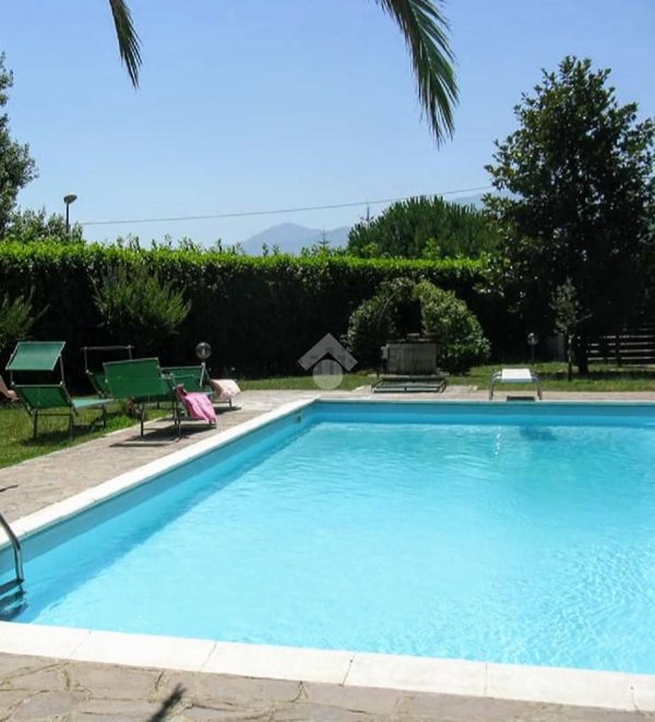 casa indipendente in vendita a Montesarchio