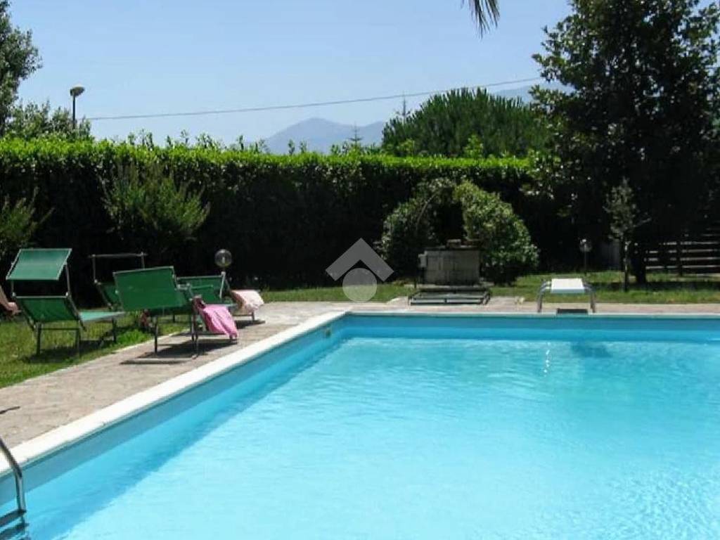 casa indipendente in vendita a Montesarchio