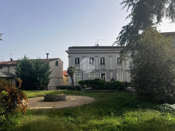 negozio in vendita a Montesarchio