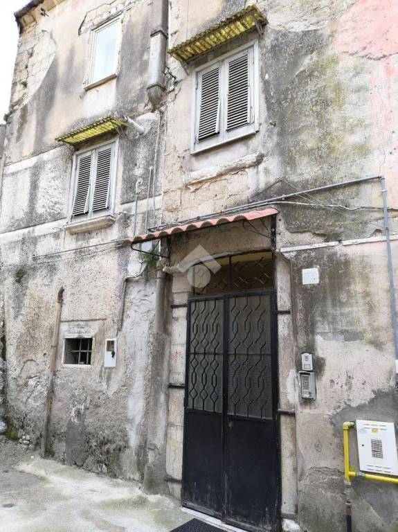 casa indipendente in vendita a Montesarchio in zona Varoni