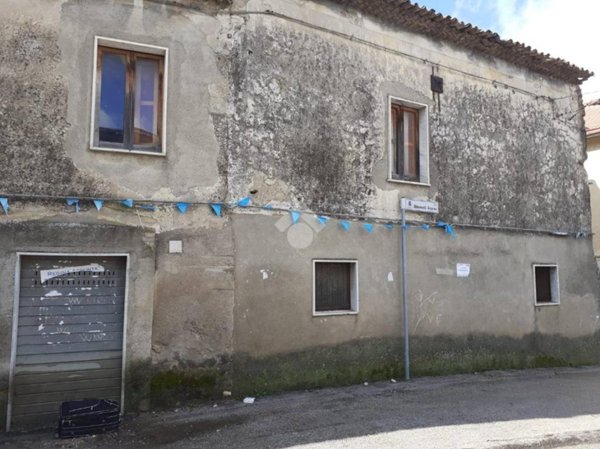 casa indipendente in vendita a Montesarchio in zona Varoni