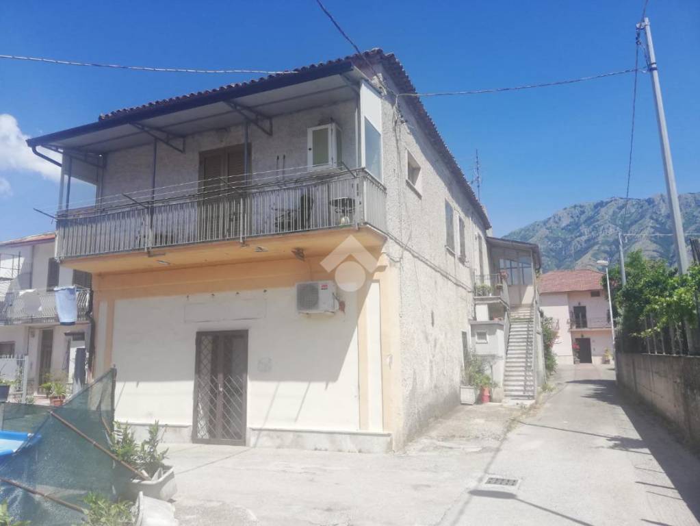 casa indipendente in vendita a Montesarchio