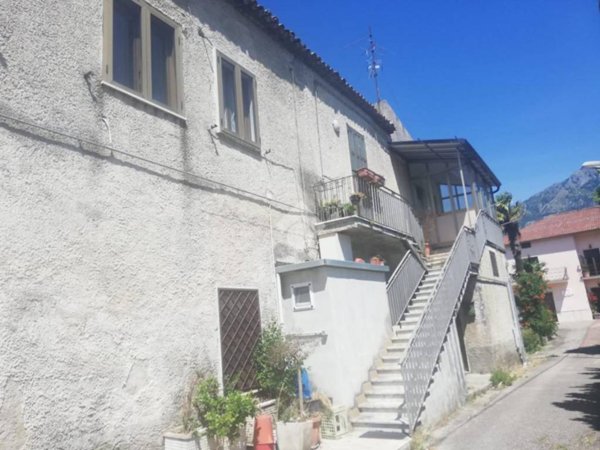 casa indipendente in vendita a Montesarchio