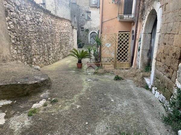 casa indipendente in vendita a Montesarchio