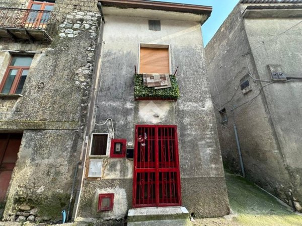 casa indipendente in vendita a Montesarchio in zona Varoni