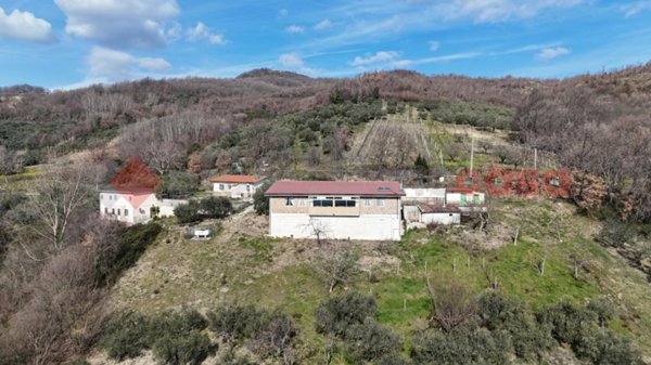 casa indipendente in vendita a Montesarchio