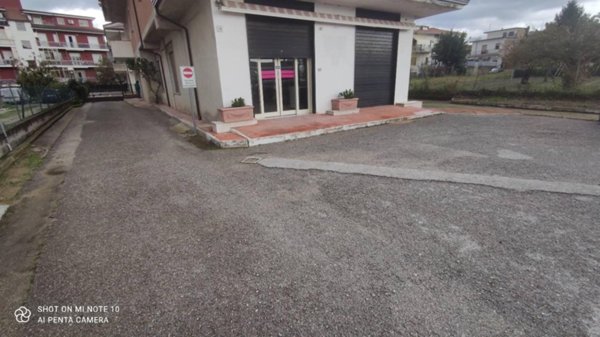 negozio in vendita a Montesarchio