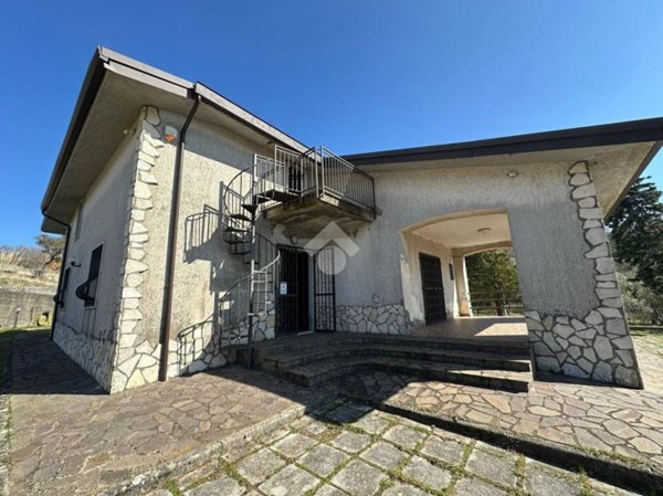 casa indipendente in vendita a Montesarchio