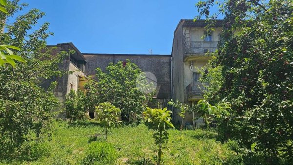 casa indipendente in vendita a Montesarchio
