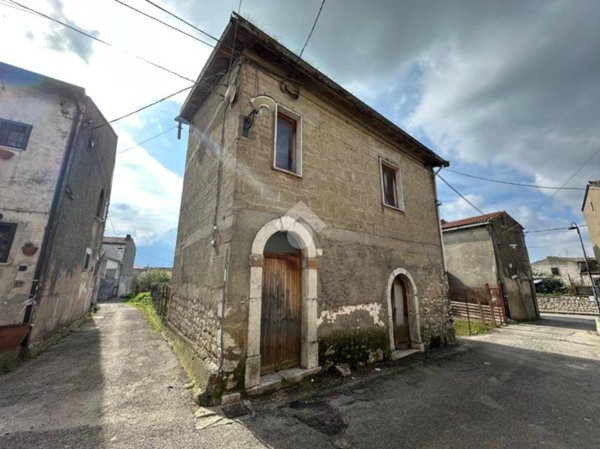 casa indipendente in vendita a Montesarchio in zona Varoni