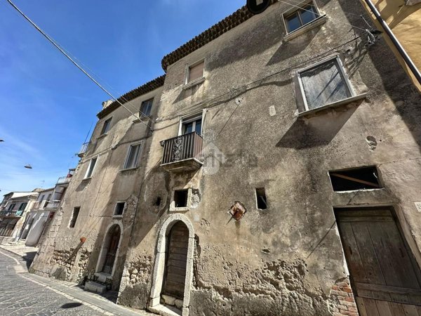 casa indipendente in vendita a Montesarchio