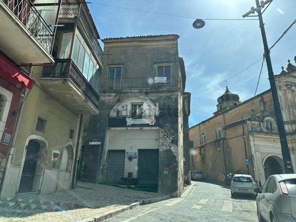 casa indipendente in vendita a Montesarchio