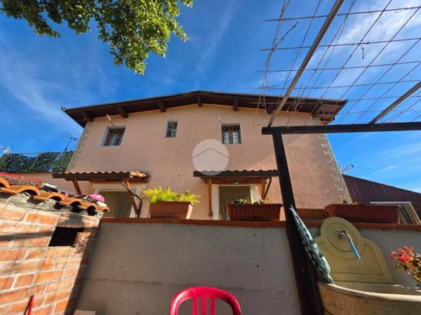 casa indipendente in vendita a Montesarchio