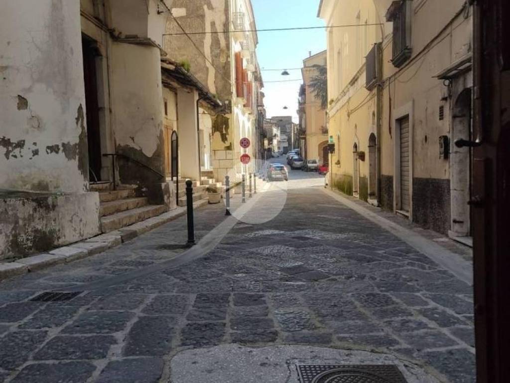 negozio in vendita a Montesarchio