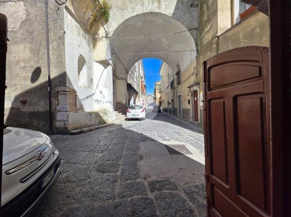 negozio in vendita a Montesarchio