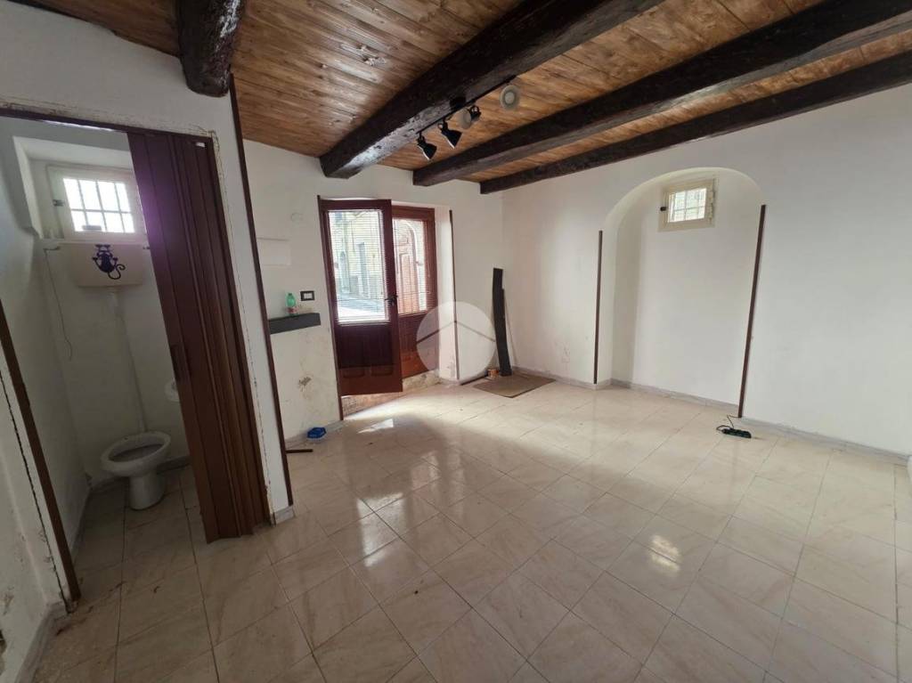 negozio in vendita a Montesarchio