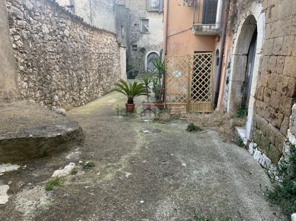 casa indipendente in vendita a Montesarchio
