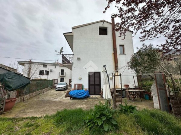 casa indipendente in vendita a Montesarchio in zona Varoni