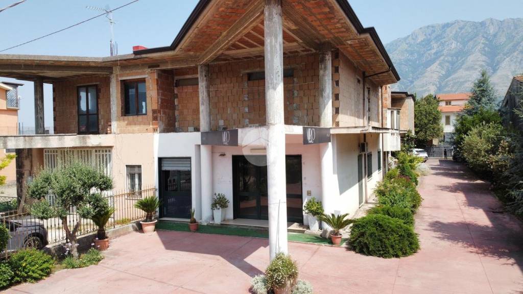 casa indipendente in vendita a Montesarchio