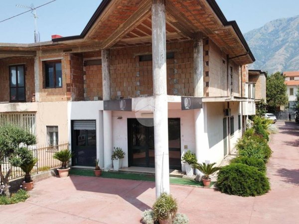 casa indipendente in vendita a Montesarchio