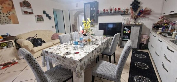casa indipendente in vendita a Montesarchio in zona Varoni