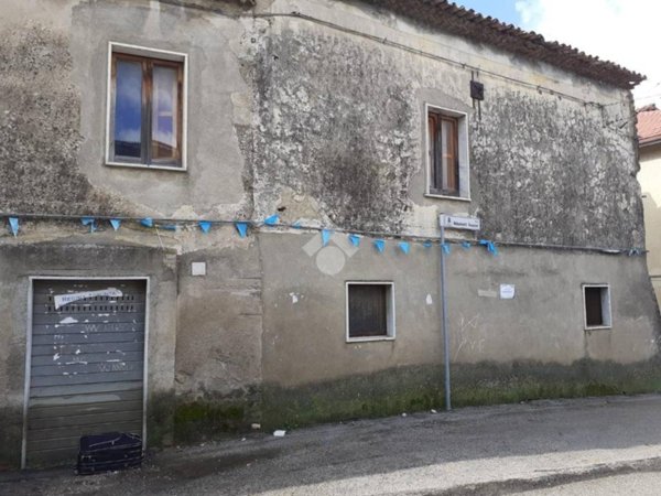 casa indipendente in vendita a Montesarchio in zona Varoni