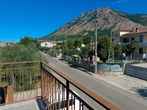 intera palazzina in vendita a Montesarchio