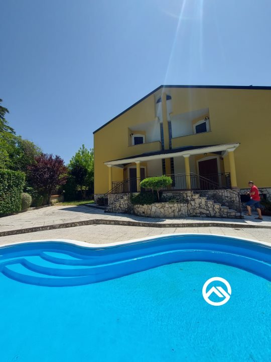 casa indipendente in vendita a Montesarchio
