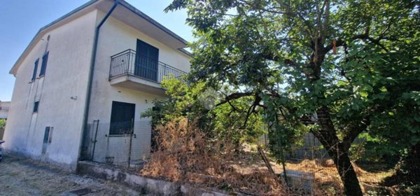 casa indipendente in vendita a Montesarchio