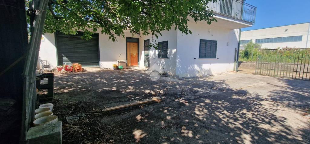 casa indipendente in vendita a Montesarchio