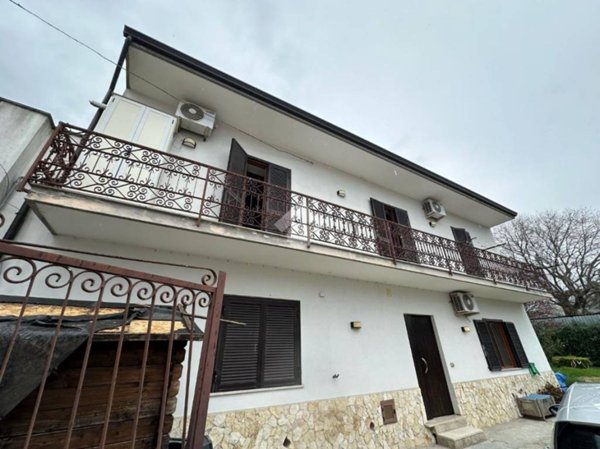 casa indipendente in vendita a Montesarchio in zona Varoni