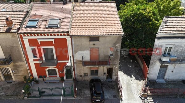 casa indipendente in vendita a Montesarchio