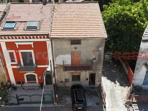 casa indipendente in vendita a Montesarchio