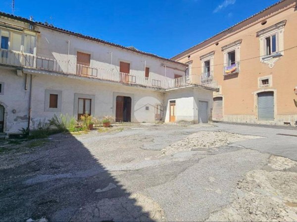 casa indipendente in vendita a Montesarchio