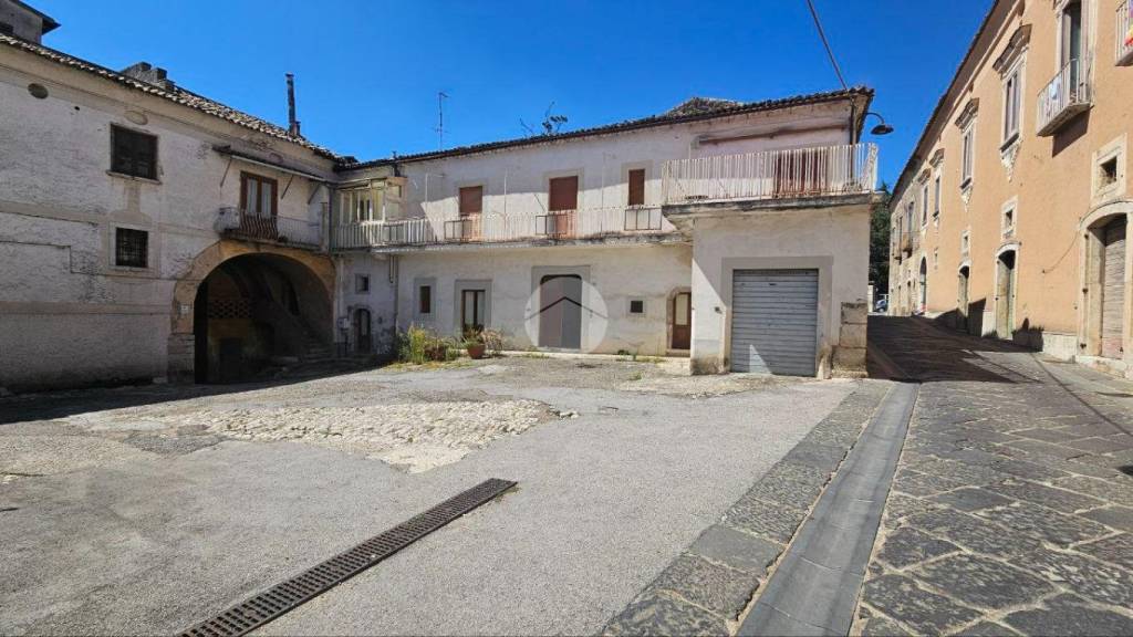 casa indipendente in vendita a Montesarchio