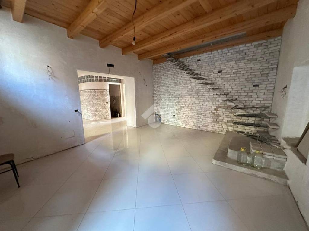 casa indipendente in vendita a Montesarchio