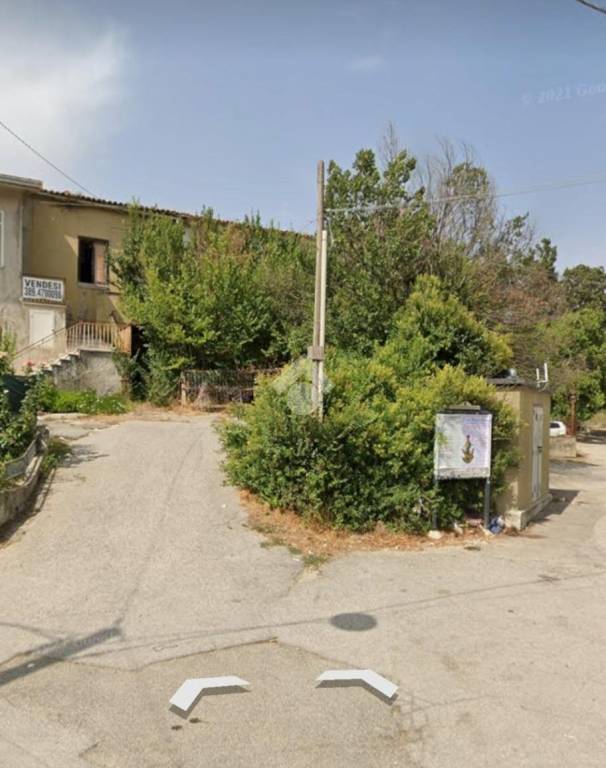 casa indipendente in vendita a Montesarchio in zona Varoni