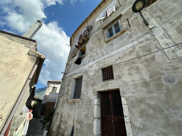casa semindipendente in vendita a Montesarchio