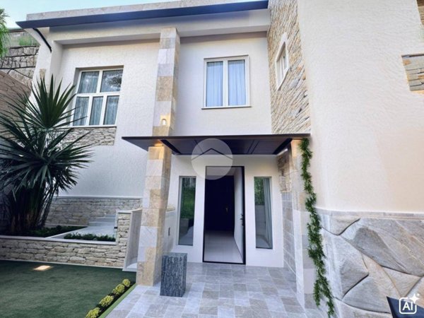 casa indipendente in vendita a Montesarchio in zona Varoni