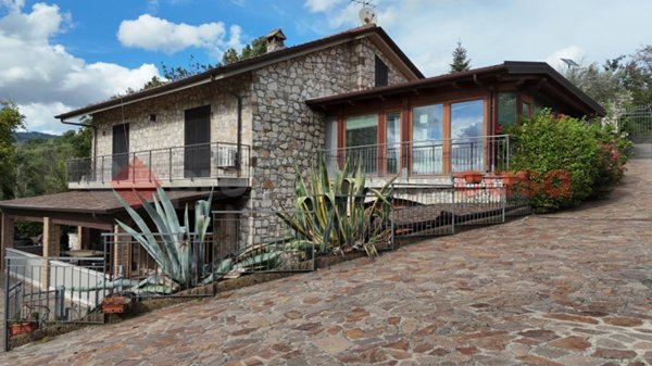 casa indipendente in vendita a Montesarchio