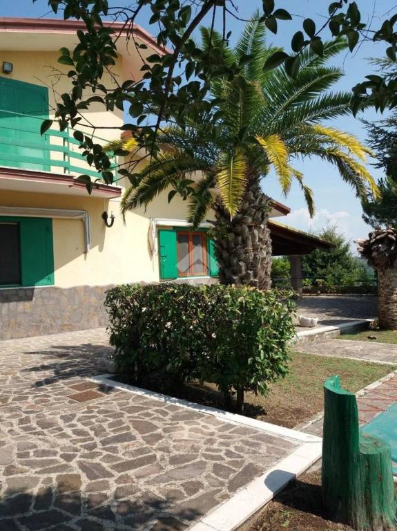 casa indipendente in vendita a Montesarchio