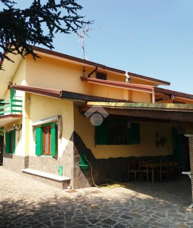 casa indipendente in vendita a Montesarchio