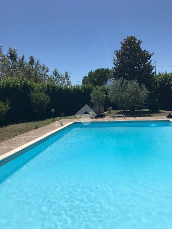 casa indipendente in vendita a Montesarchio