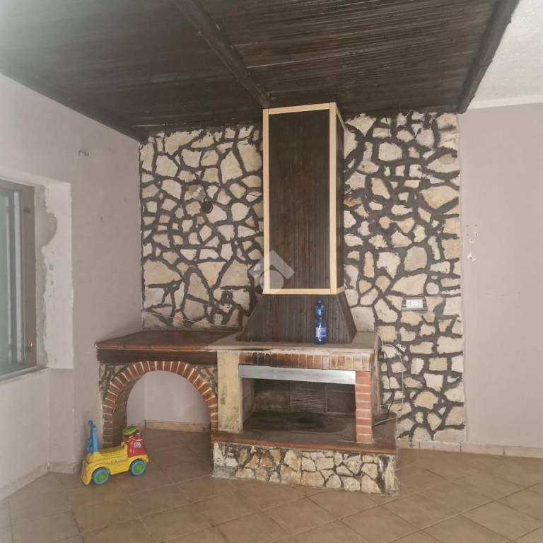 casa indipendente in vendita a Montesarchio